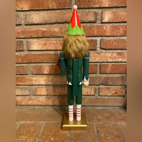 Christmas Elf Nutcracker - Picture 2 of 3